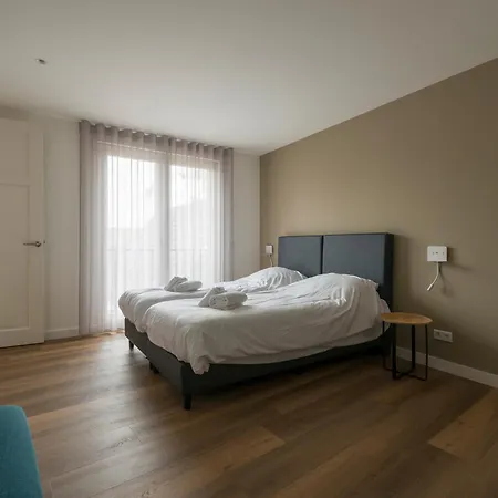 Apartament New In City Centre Large